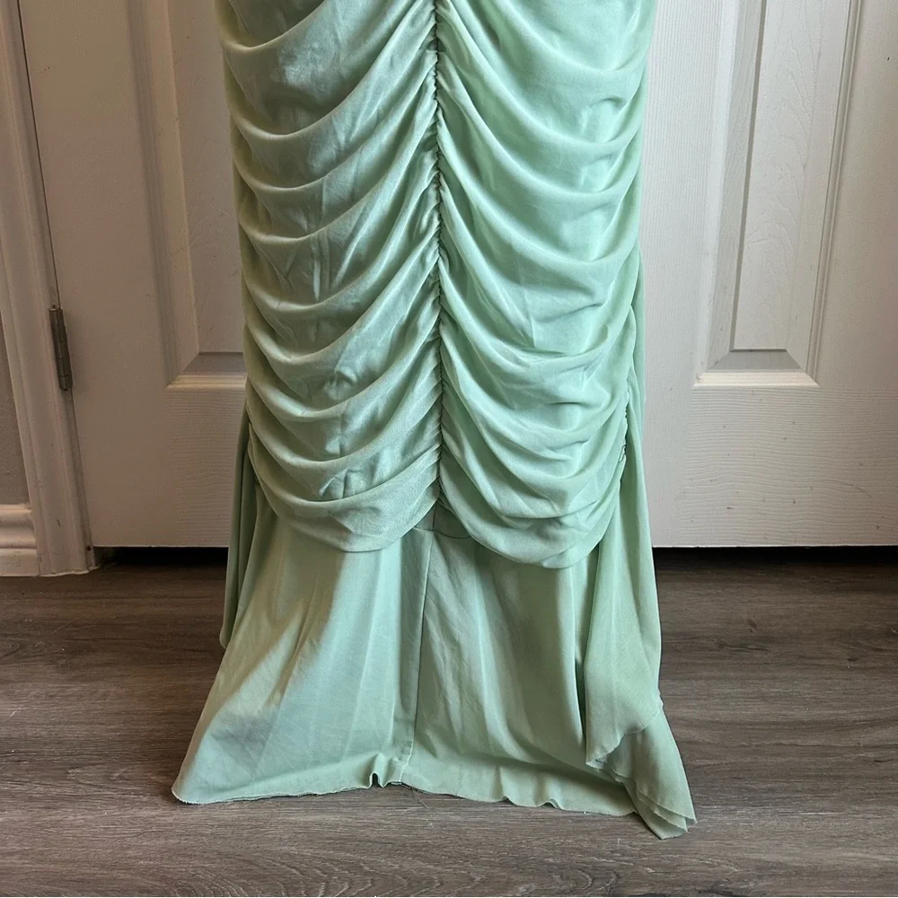 soft green boatneck mesh ruched bodycon mermaid sleeveless dress - Picture 7 of 8